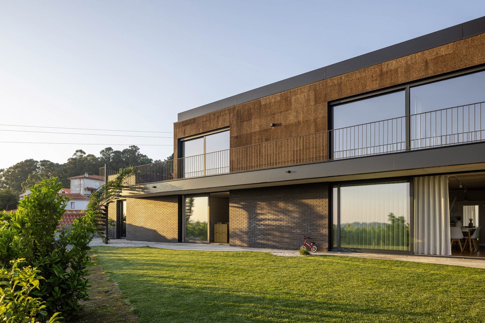 casa do sobreiro by skemba studio
