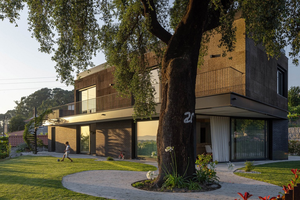 casa do sobreiro by skemba studio