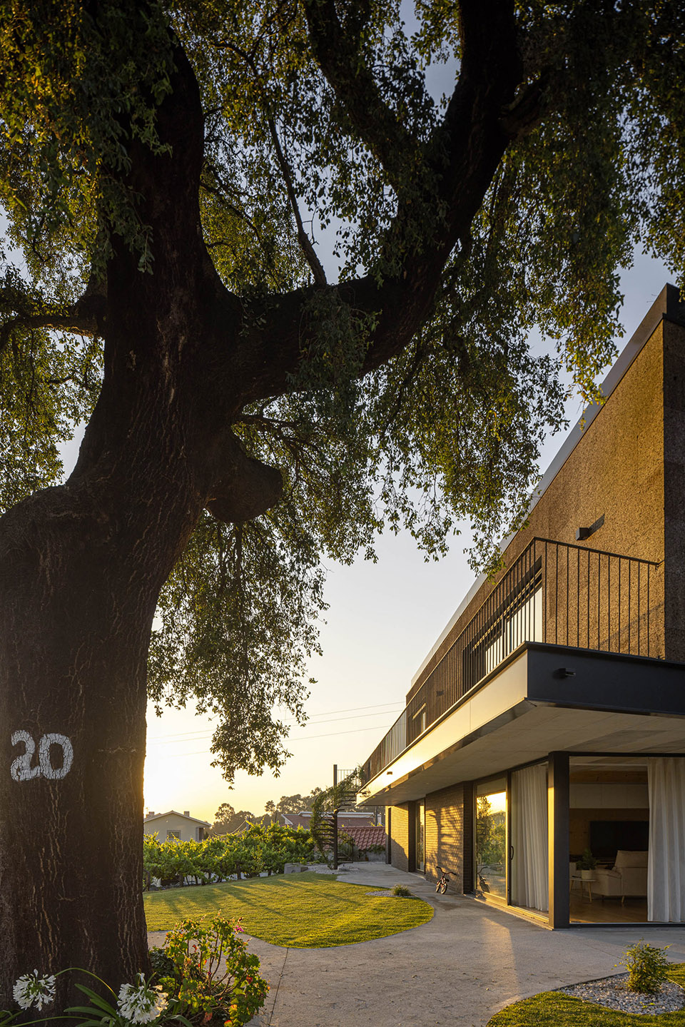 casa do sobreiro by skemba studio