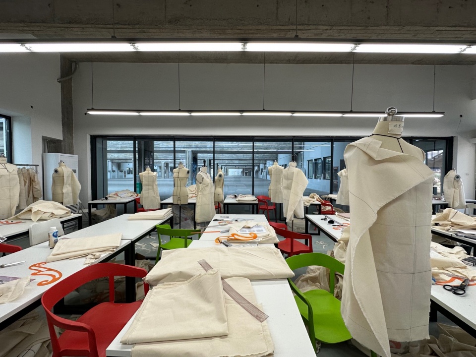 . 服装设计教室 Fashion Design classroom ©李诗琪