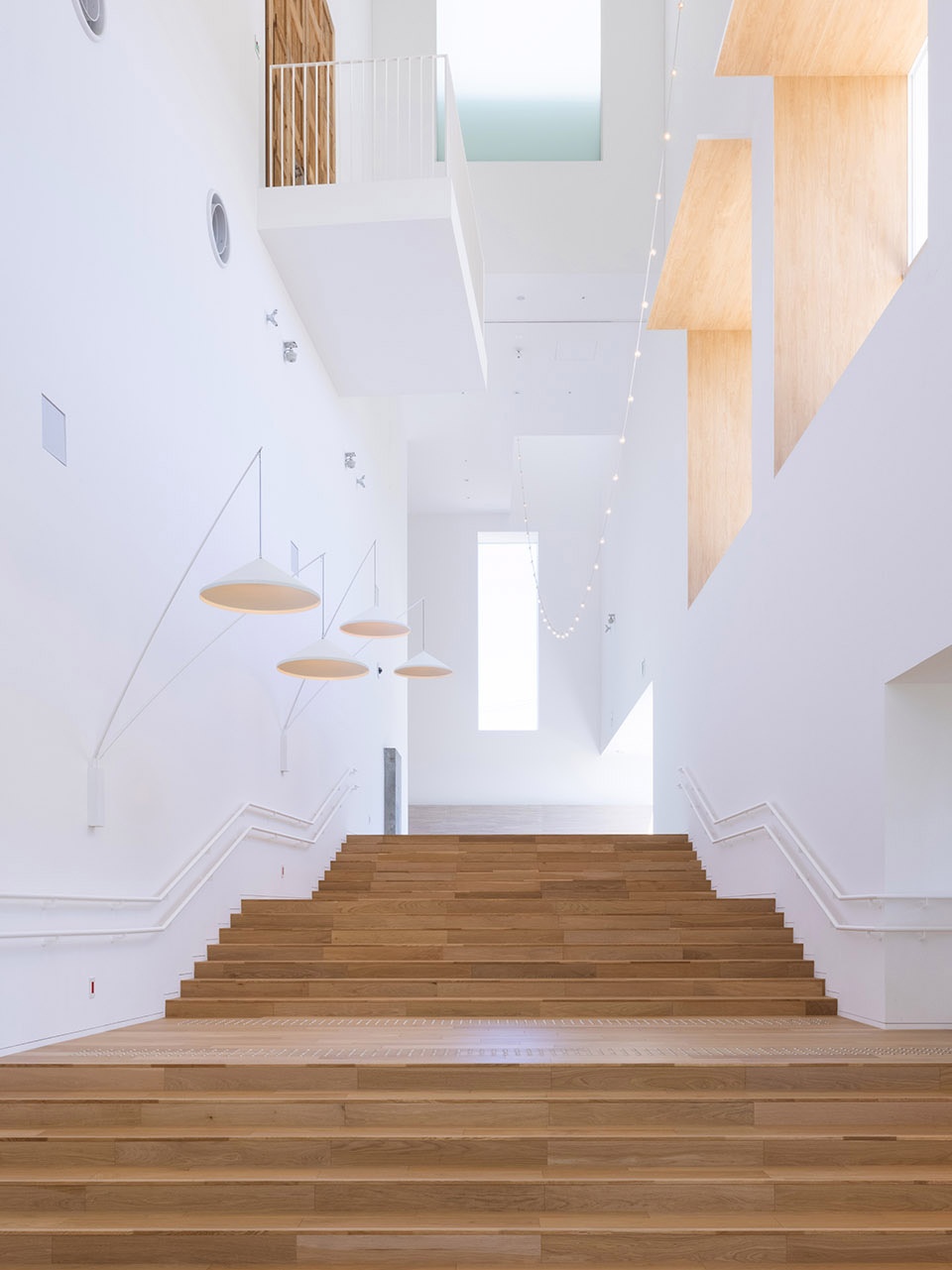 maruhonmakiart terrace by sou fujimoto architects