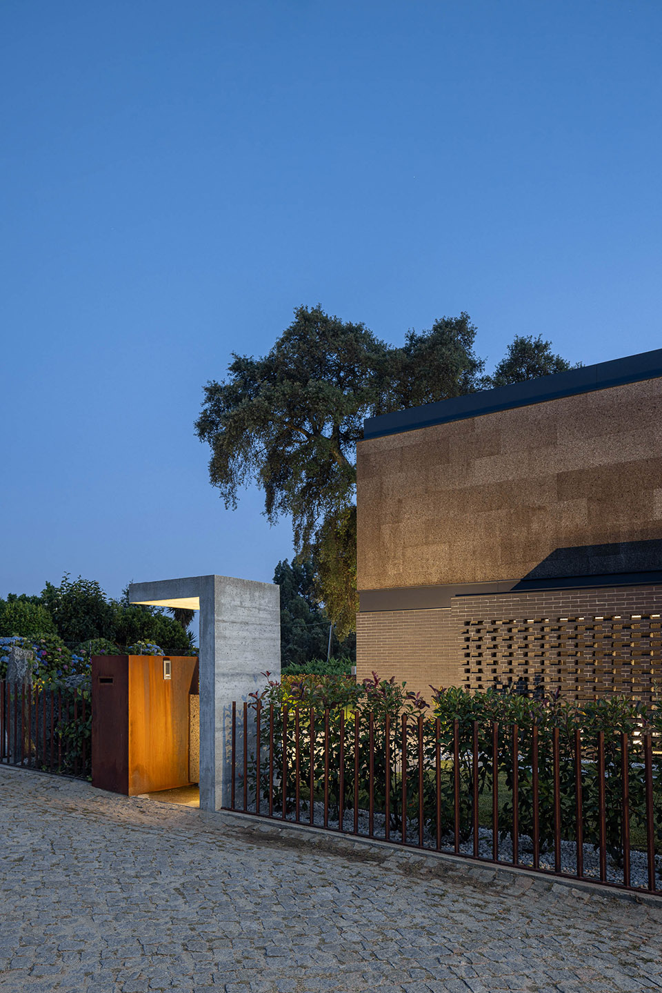casa do sobreiro by skemba studio