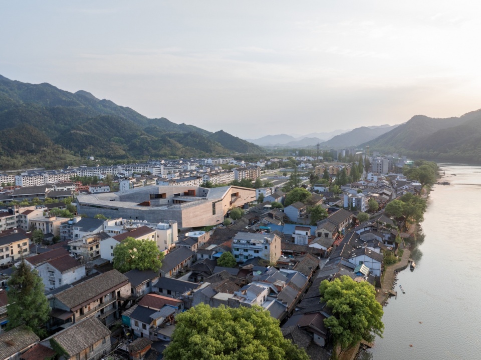 艺术中心远眺 摄影:DONG建筑影像