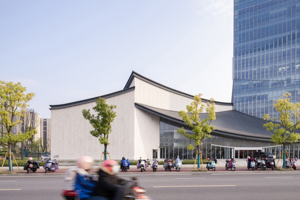 裙房北侧局部 Partial view of the north side of the podium building©DONG建筑影像 DONG Image