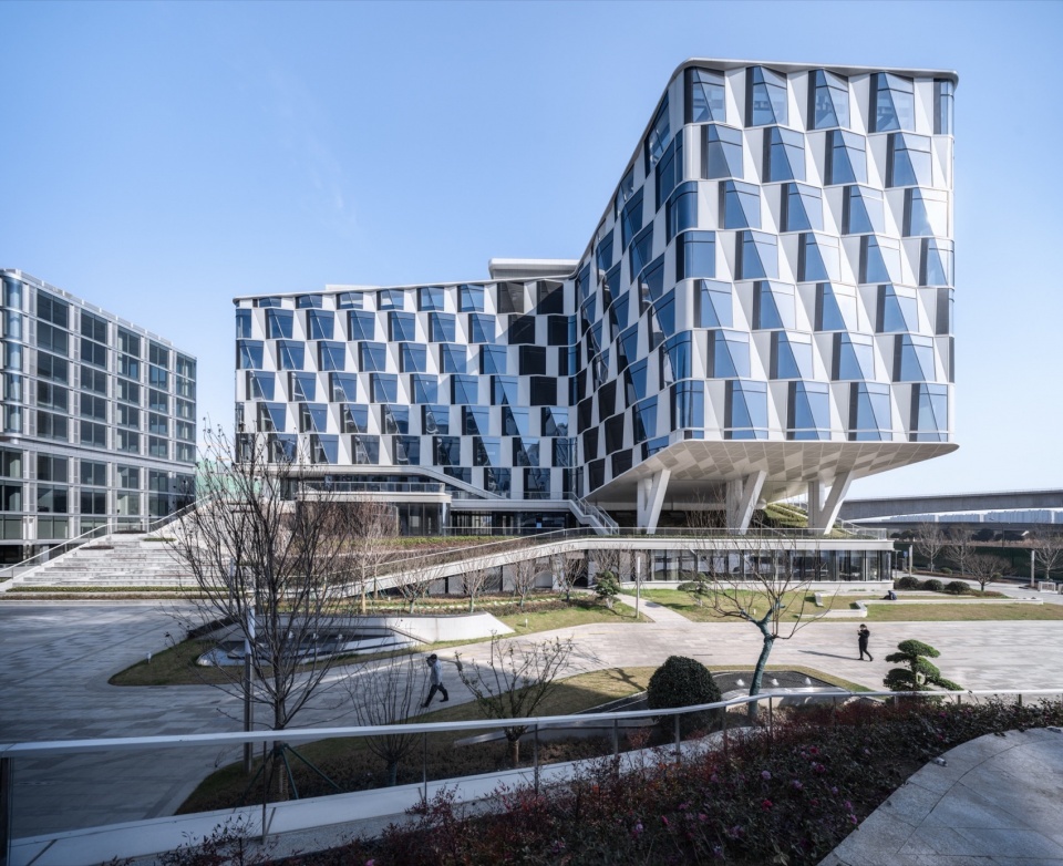 2号楼西立面 West facade of Building 2©山间影像 Inter mountain images
