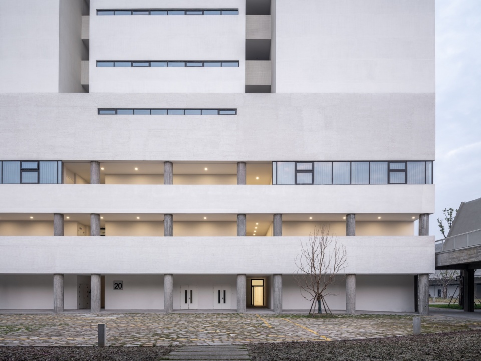 . 图书馆立面局部 Elevation close up of Library ©田方方