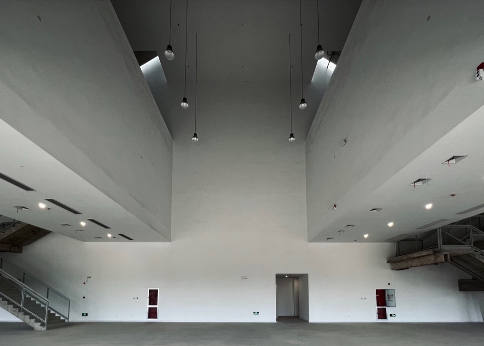 . 展览馆室内 Interior of Exhibition Hall ©张永和
