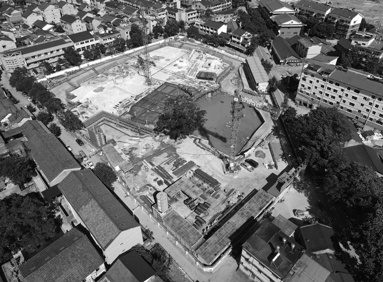 建造过程 ©line