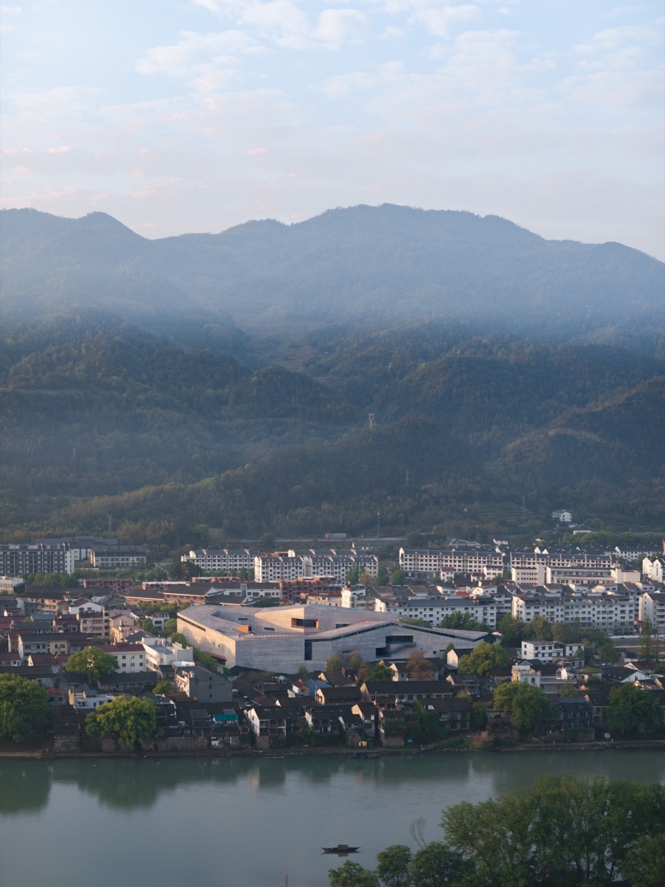 艺术中心远眺 摄影:DONG建筑影像