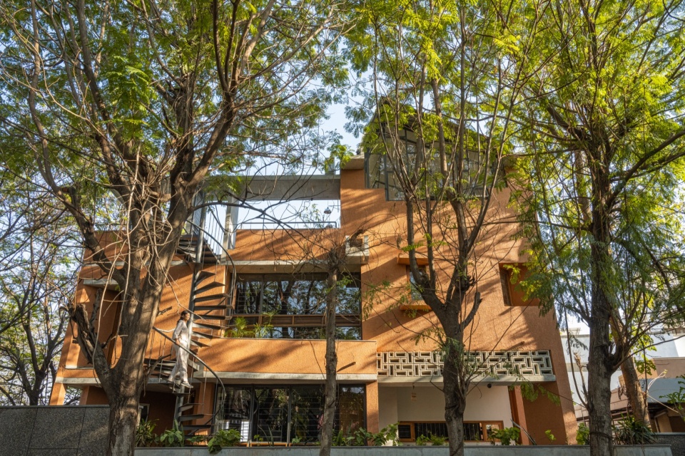 E MKGs HR 28 terra kota house by terra firma architects