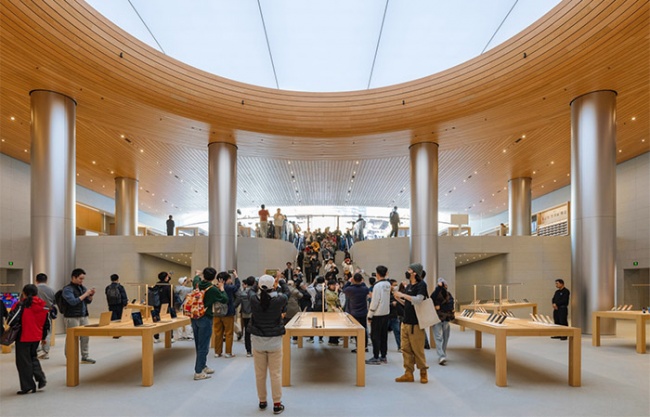 Foster + Partners设计的全新苹果全球旗舰店于上海市静安区中心闪耀亮相