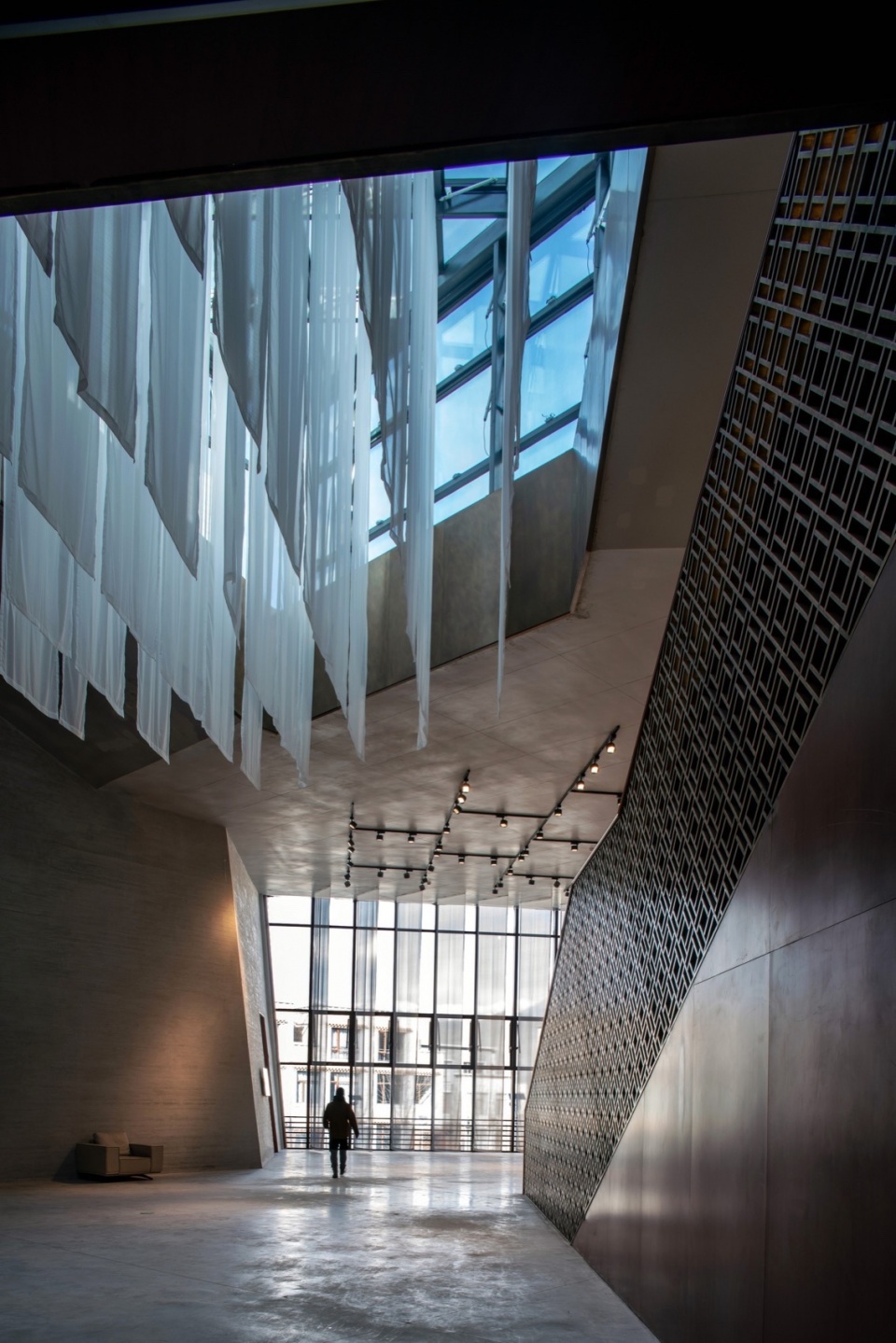 中庭atrium 尹明 tibetan thangka art museum