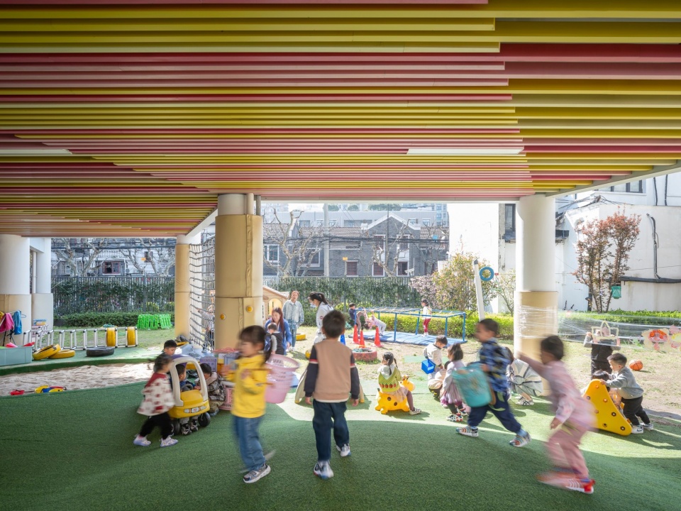 公共活动场地 jingan yuyao road kindergarten branch by atelier liu yuyang architects