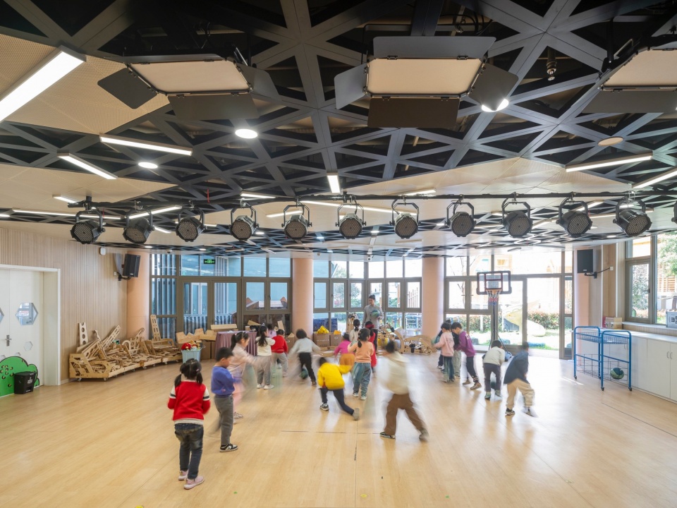 多功能厅 副本 jingan yuyao road kindergarten branch by atelier liu yuyang architects