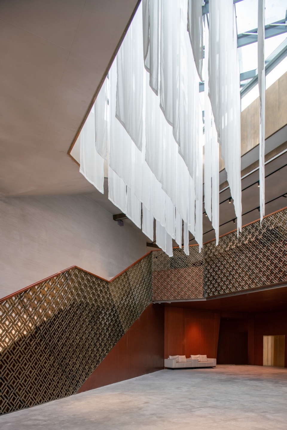 大厅栏杆扶手railing handrail 尹明 tibetan thangka art museum
