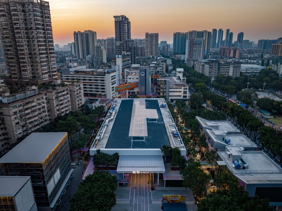 广场鸟瞰图©杨毅衡 1906 young town technology plaza