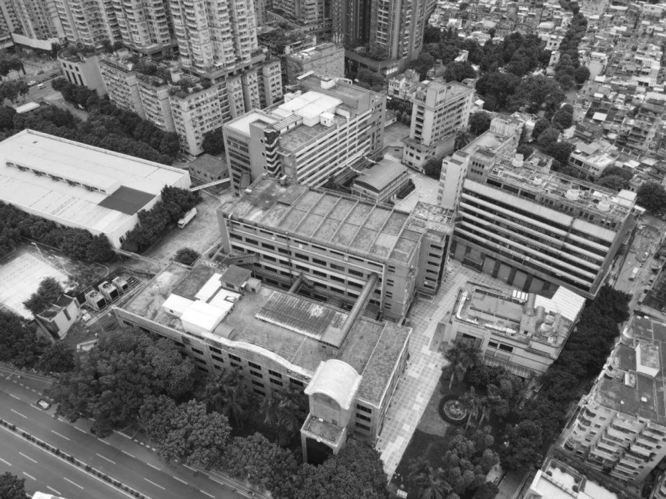 改造前的厂区建筑©竖梁社 1906 young town technology plaza