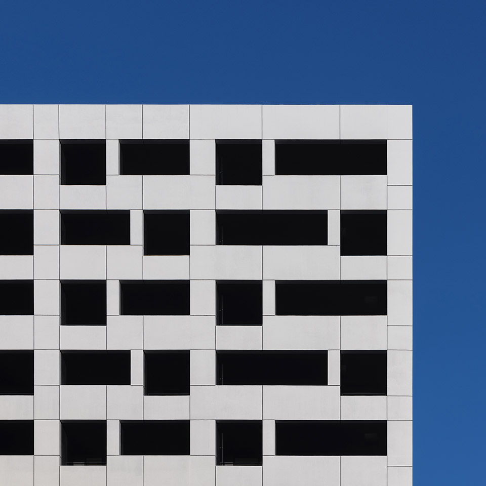 monochrome in fukuoka by sako architects