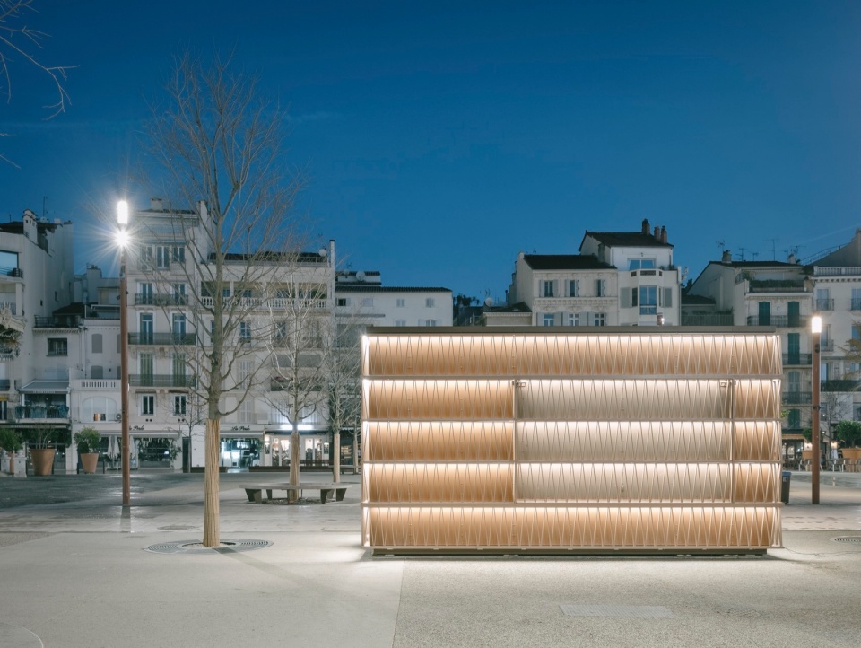 PUB Kiosk Benjamin Michel Architecte