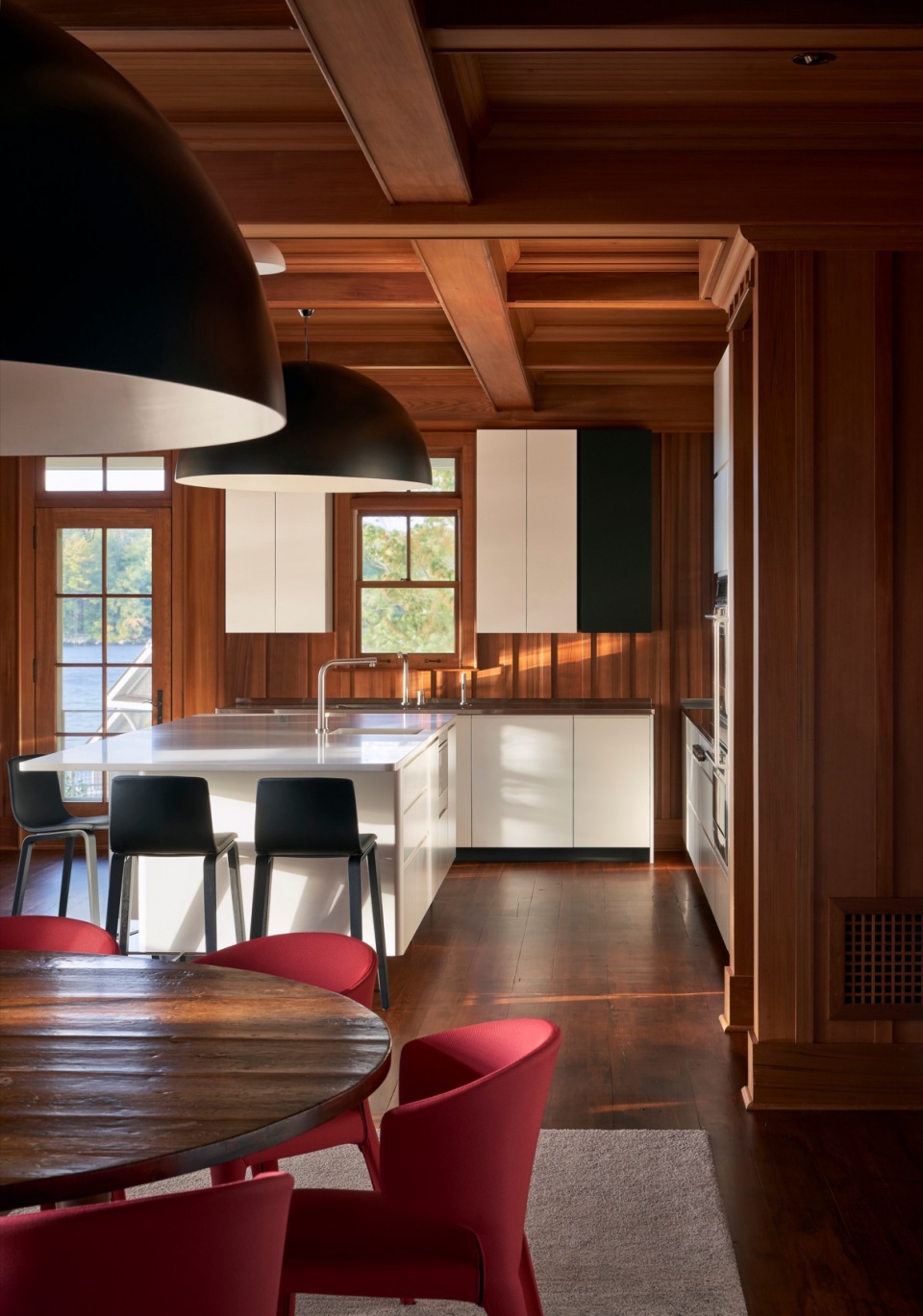 muskoka cottage by reigo bauer