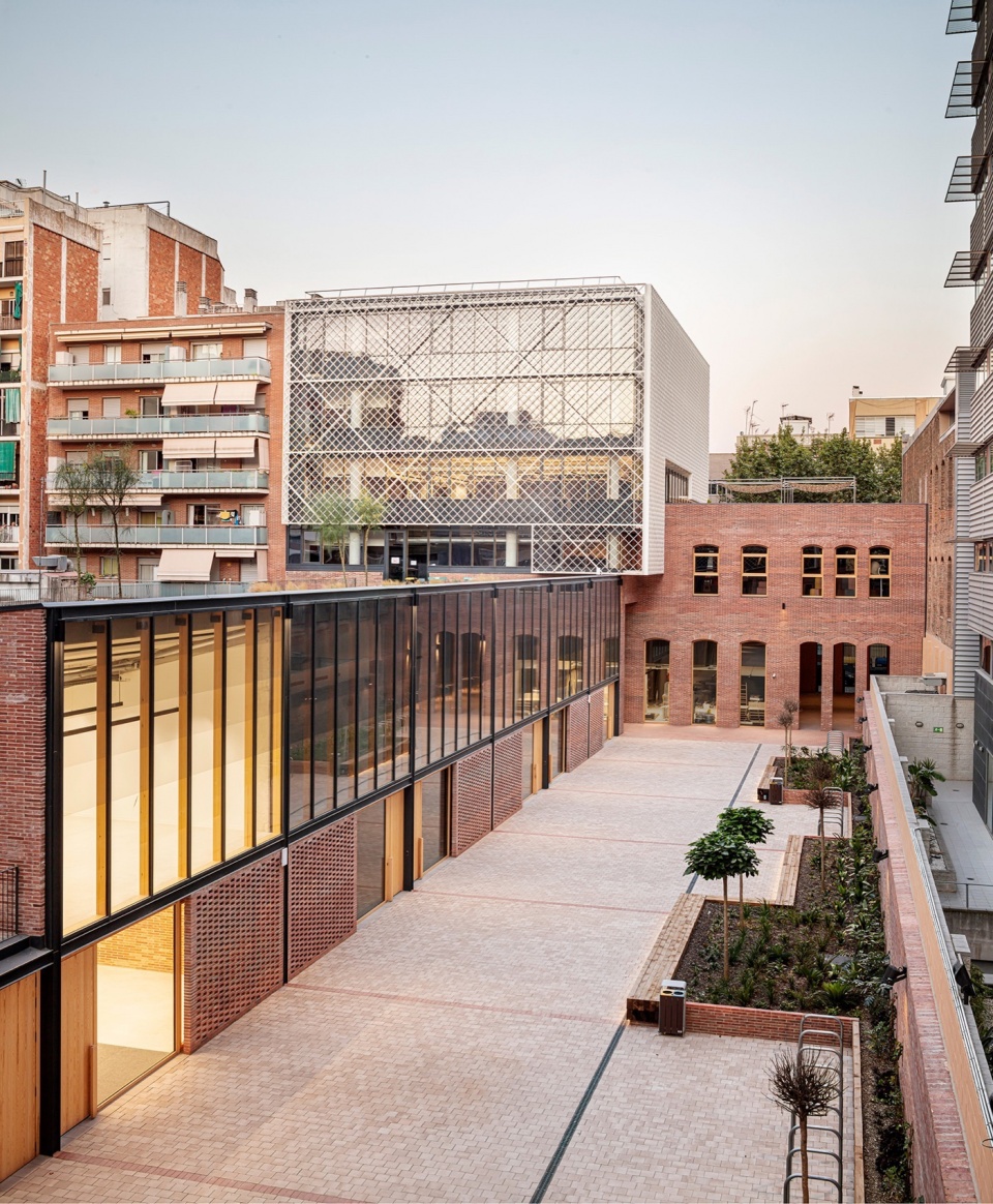 knem offices by b720 fermin vazquez arquitectos