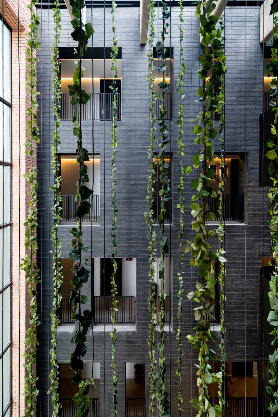 Fulton Business Luxury Hotel by Blending Dots