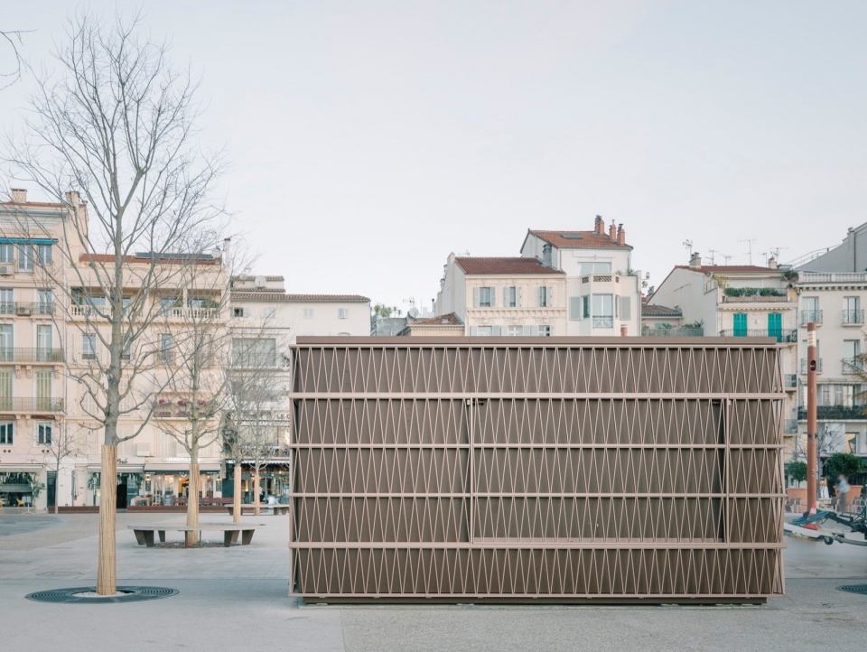PUB Kiosk Benjamin Michel Architecte