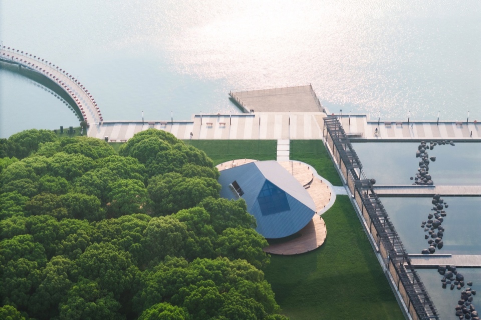 jinji lake pavilion no 1 by galaxy arch