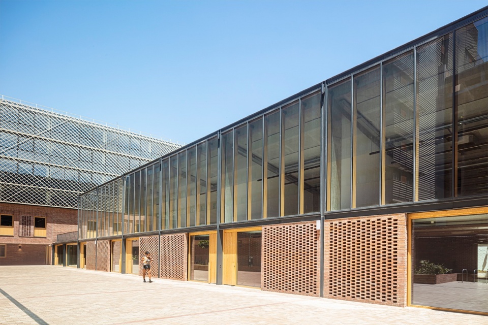 knem offices by b720 fermin vazquez arquitectos