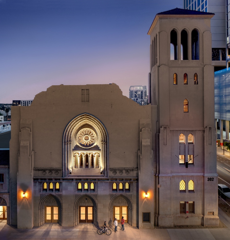 monroe street abbey by jones studio
