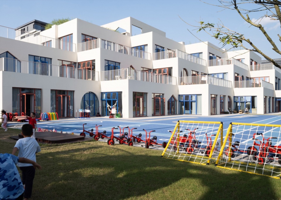 west coast kindergarten by clou