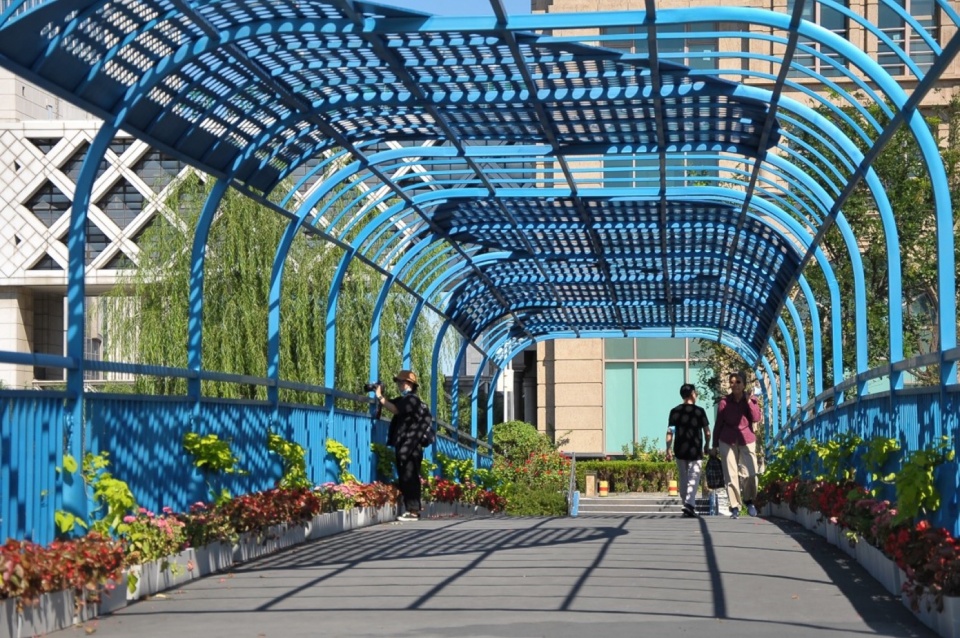 beijing liangma river waterfront landscape corridor by aecom