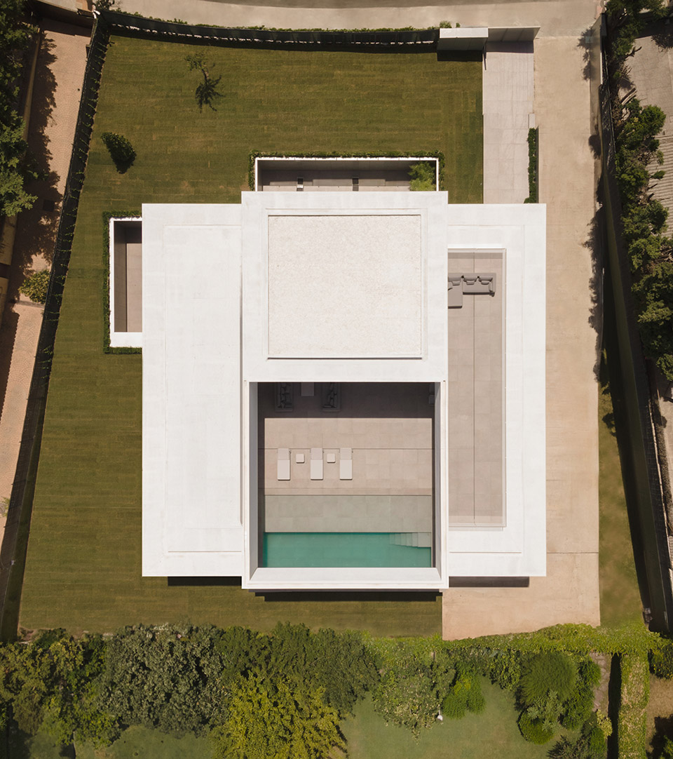 compluvium house by fran silvestre arquitectos