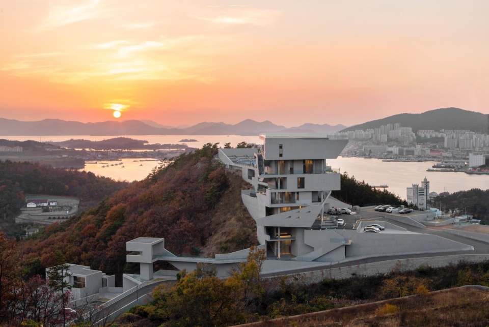 fort port by heesoo kwak