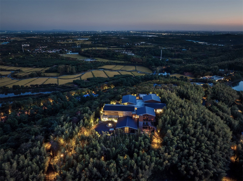 nanjing manor resort by yuqiang partners