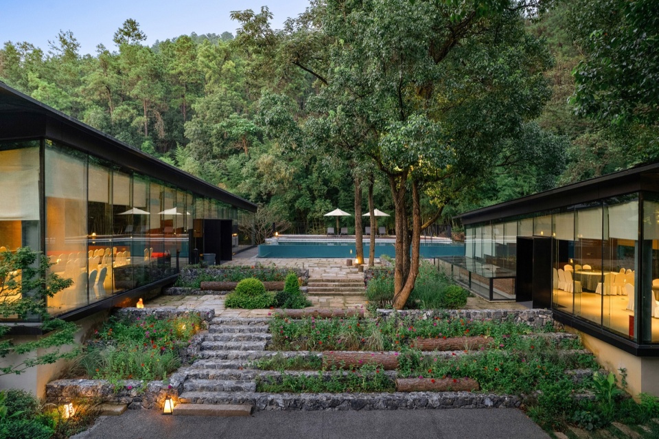 1977 hotel by local architecture design officelad