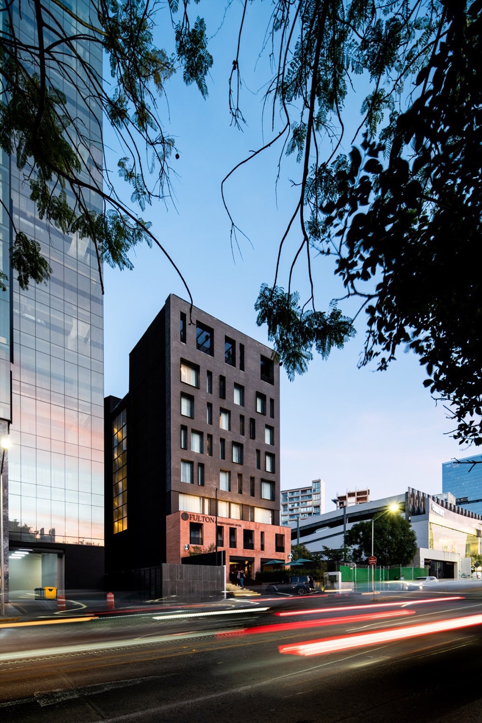 Fulton Business Luxury Hotel by Blending Dots