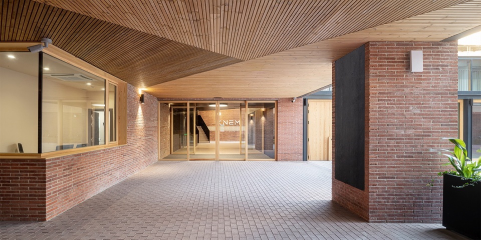 knem offices by b720 fermin vazquez arquitectos