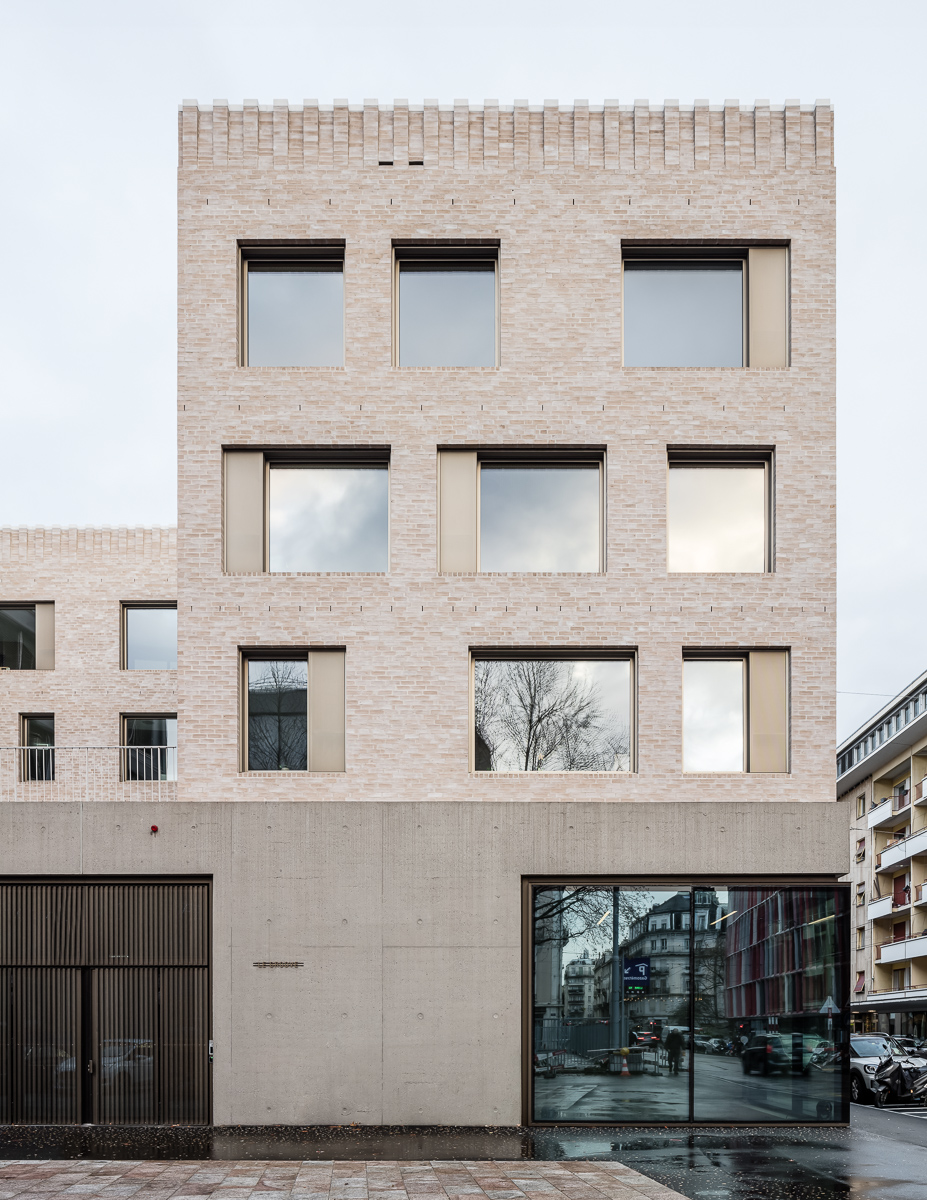 public facilities building at jonction geneva by lacroix chessex