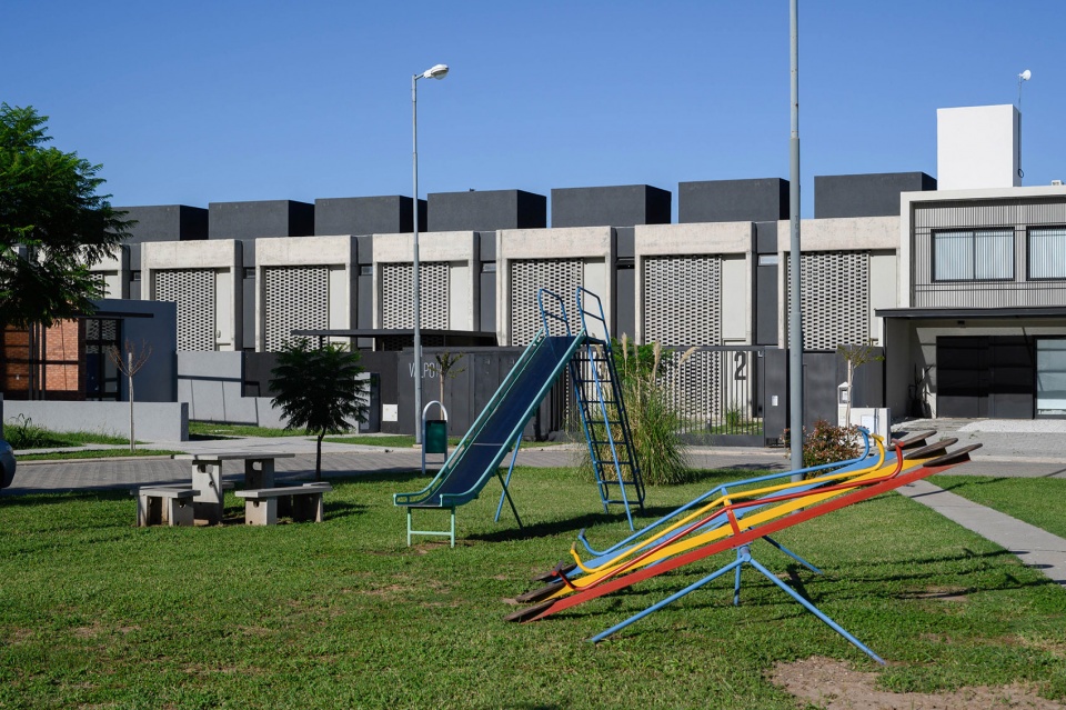 valpo housing complexes by montevideo studio