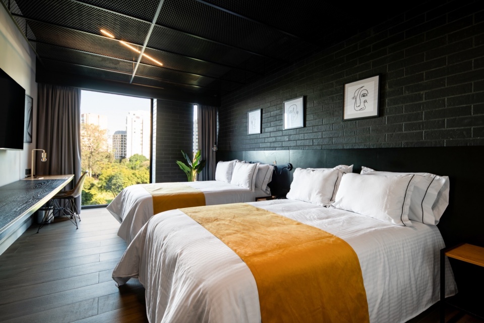 Fulton Business Luxury Hotel by Blending Dots