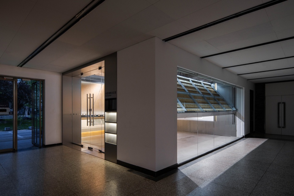 Motorized Classroom in Tsinghua University