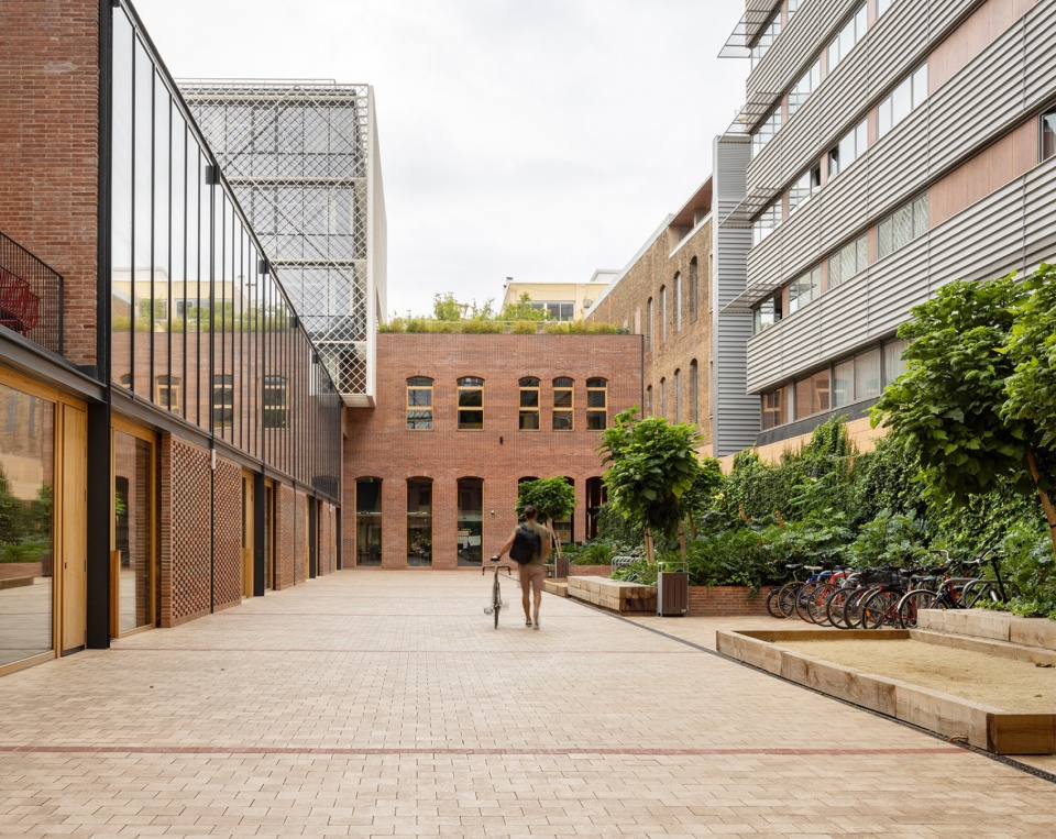 knem offices by b720 fermin vazquez arquitectos