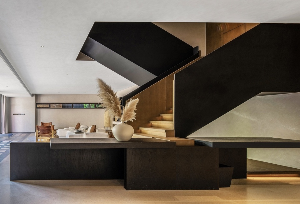 1977 hotel by local architecture design officelad