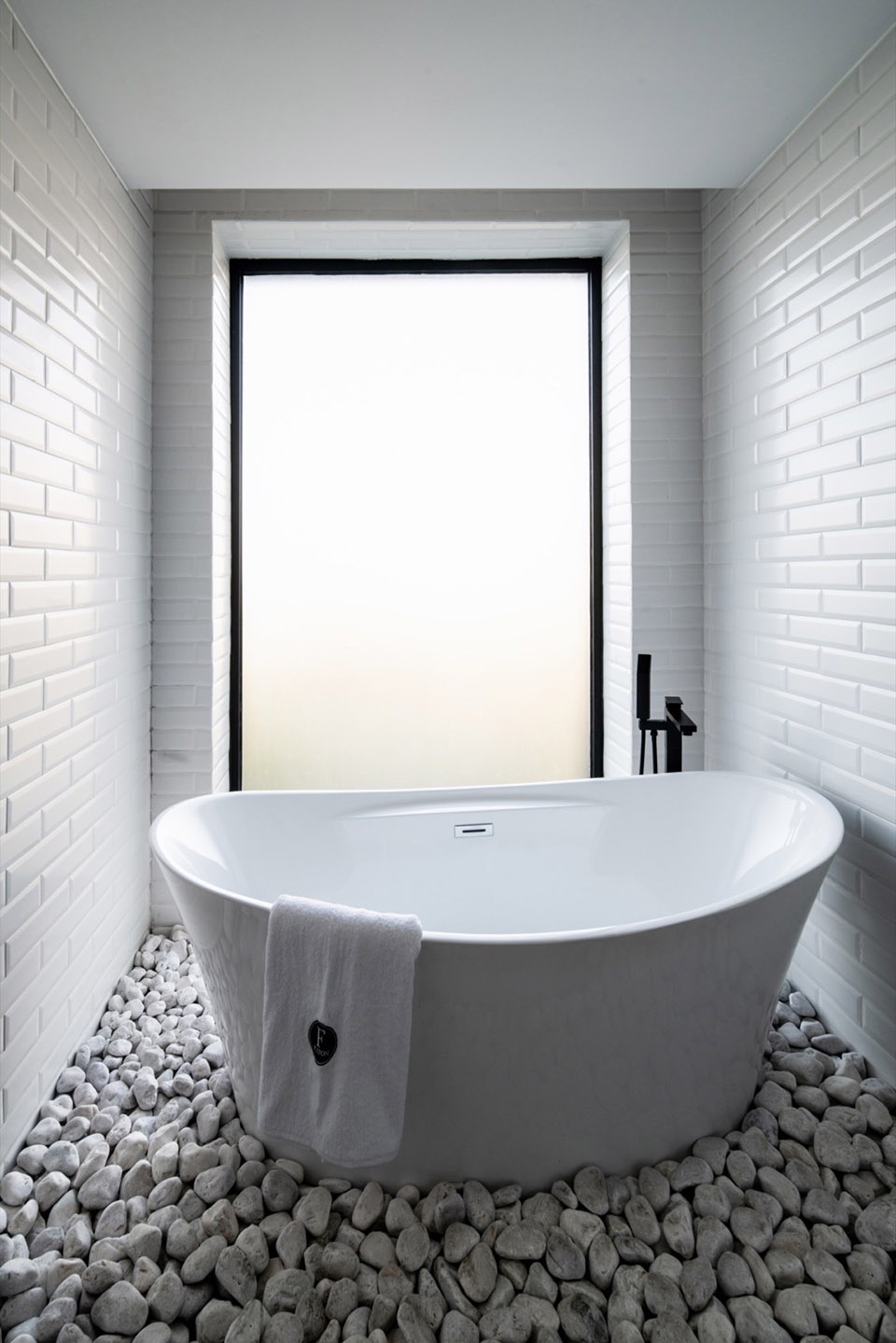 Fulton Business Luxury Hotel by Blending Dots