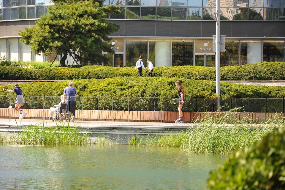 beijing liangma river waterfront landscape corridor by aecom