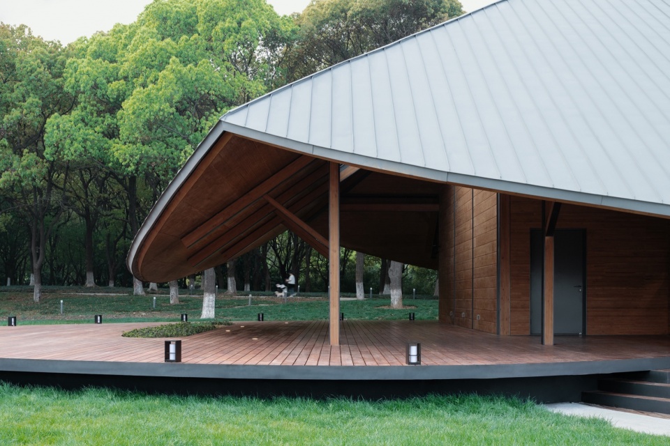jinji lake pavilion no 1 by galaxy arch