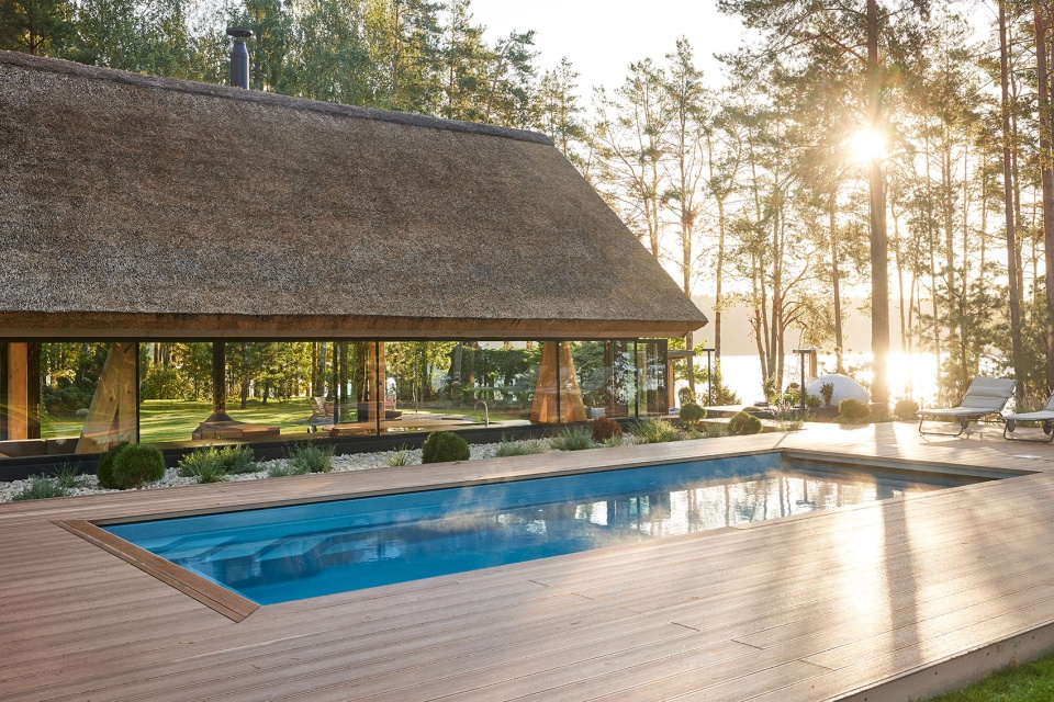 pool house by heima architects