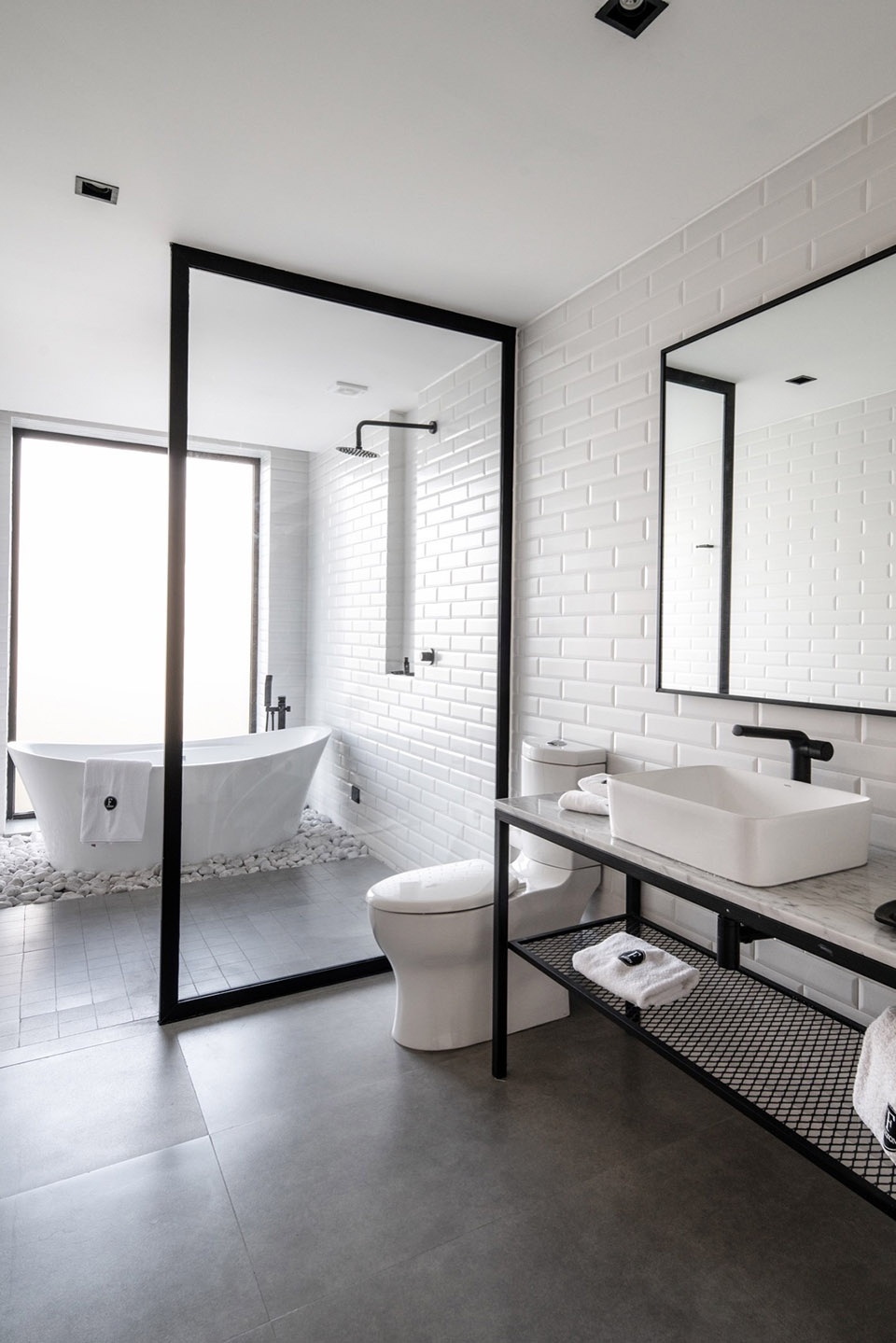 Fulton Business Luxury Hotel by Blending Dots