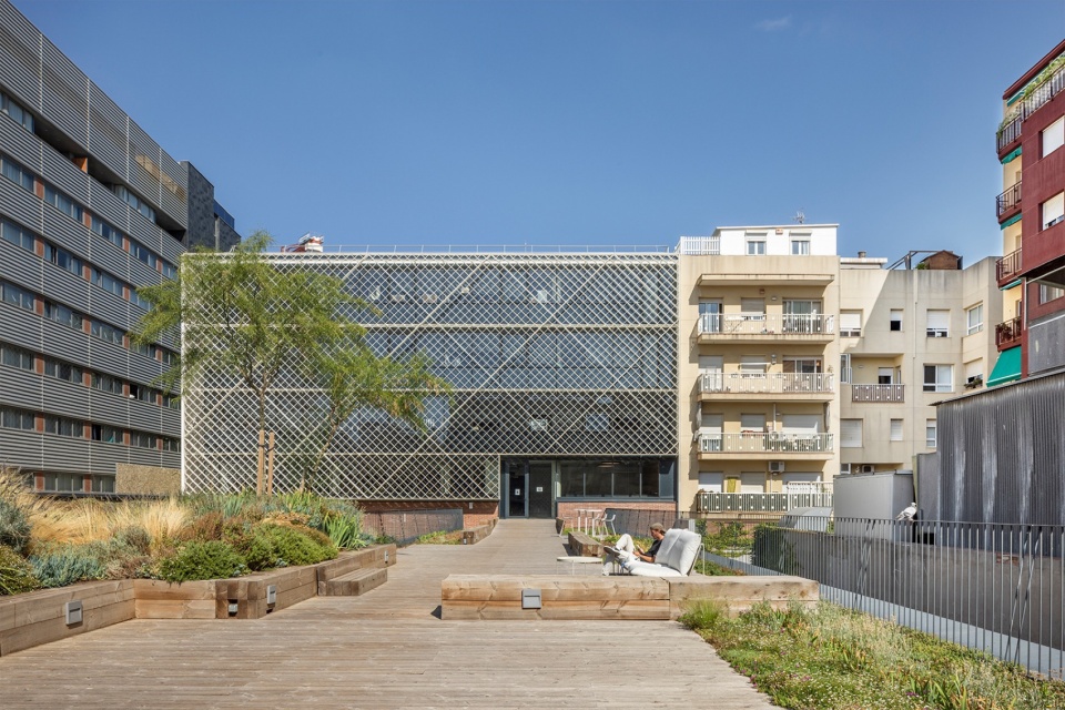 knem offices by b720 fermin vazquez arquitectos